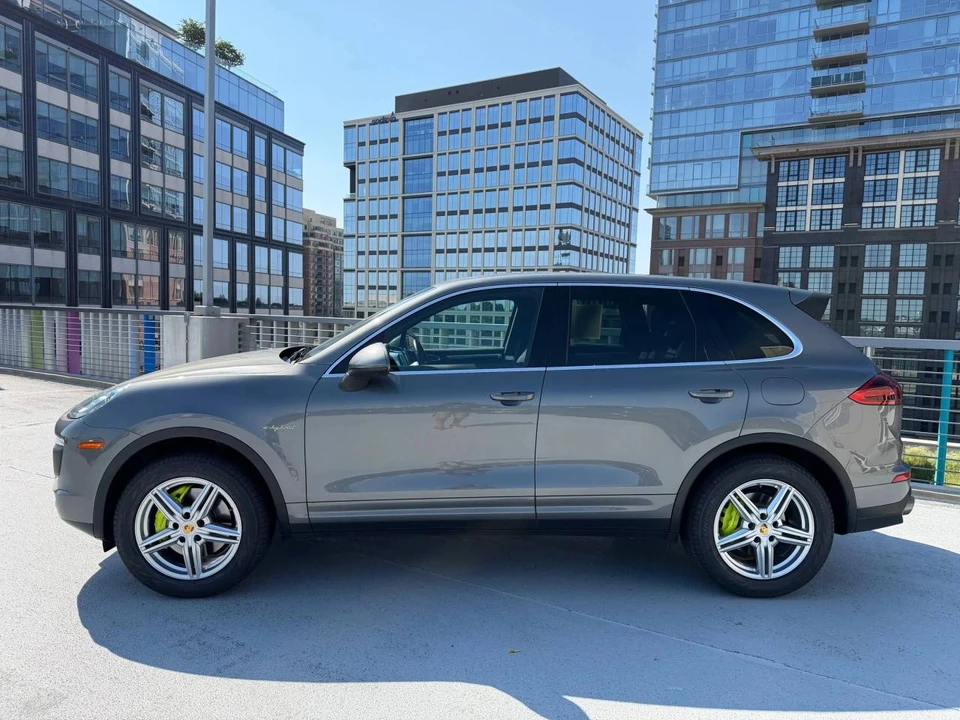 2018 Porsche 958 Cayenne - Image 2 of 5