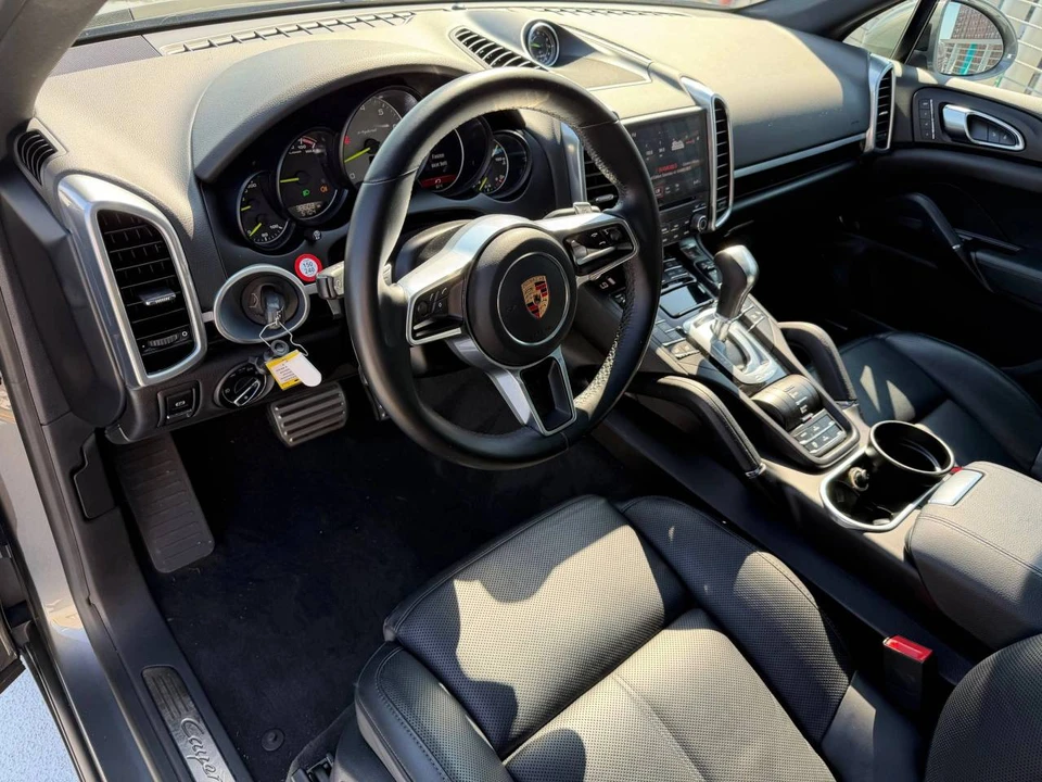2018 Porsche 958 Cayenne - Image 4 of 5
