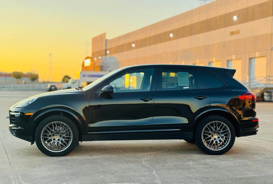 2018 Porsche 958 Cayenne S - Image 3 of 15