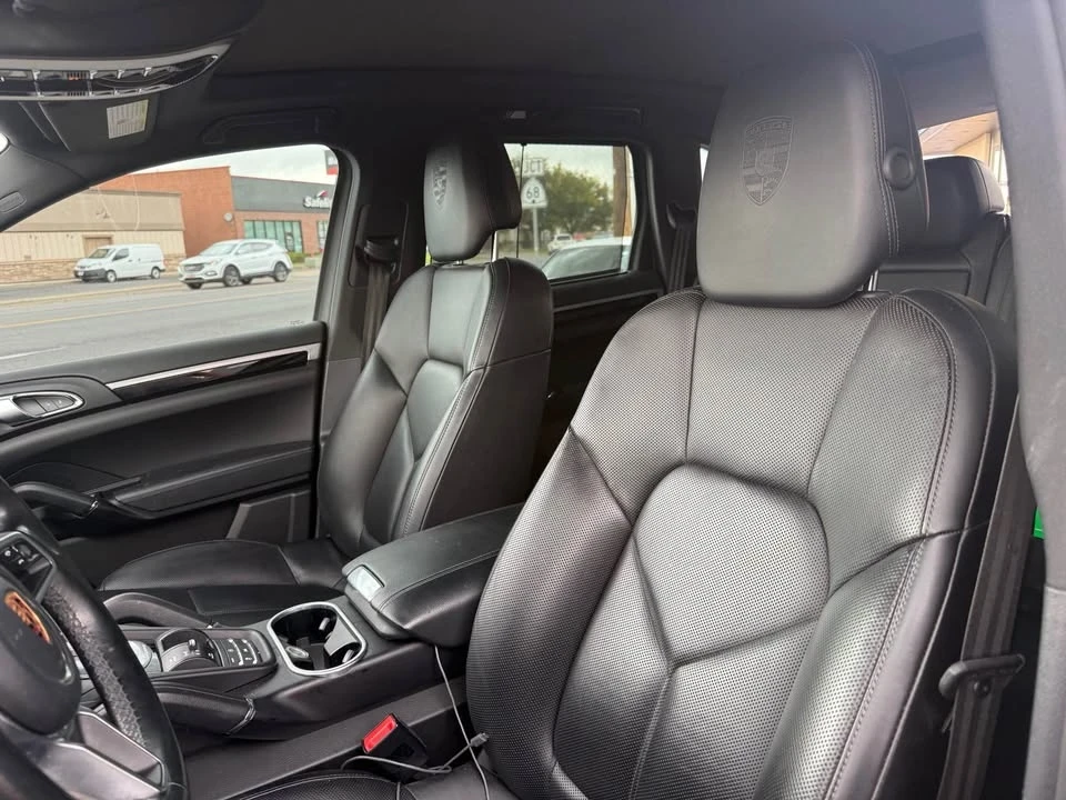 2018 Porsche 958 Cayenne S - Image 10 of 12