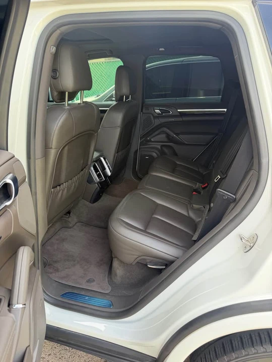 2018 Porsche 958 Cayenne S - Image 5 of 5