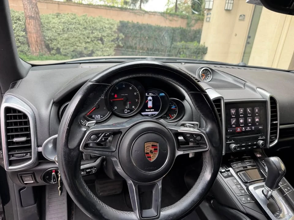 2018 Porsche 958 Cayenne S - Image 9 of 19