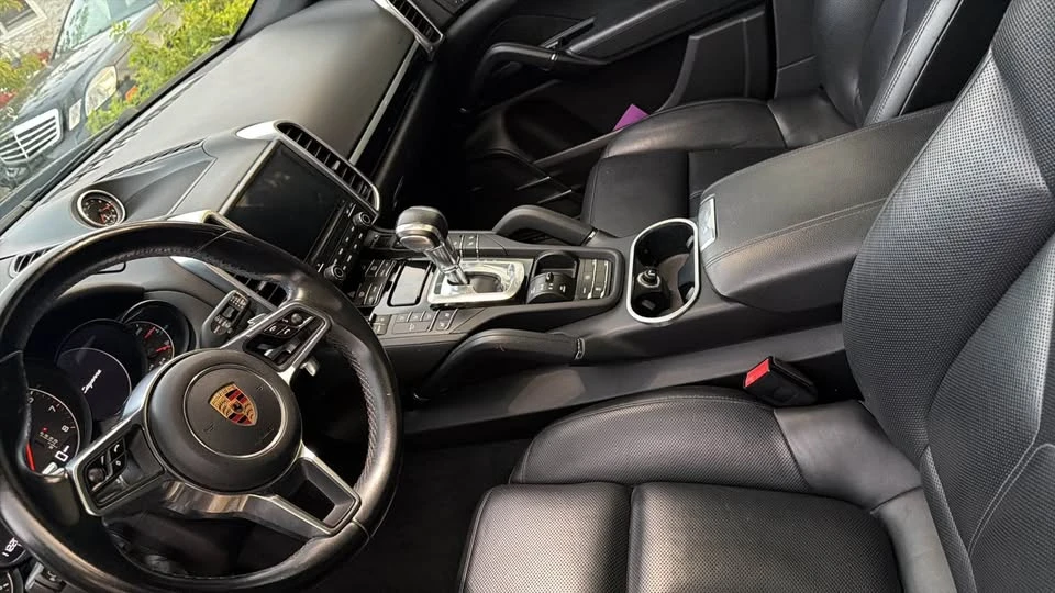 2018 Porsche 958 Cayenne S - Image 7 of 12