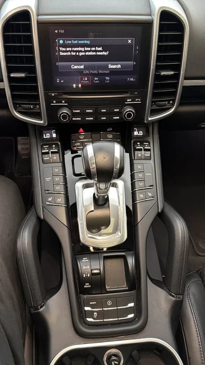 2018 Porsche 958 Cayenne S - Image 8 of 12