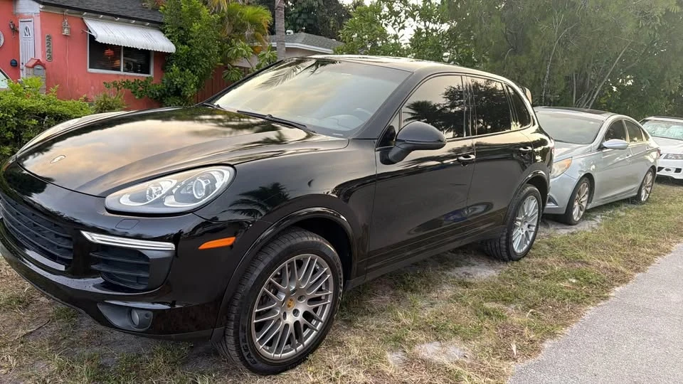 2018 Porsche 958 Cayenne S - Image 2 of 12