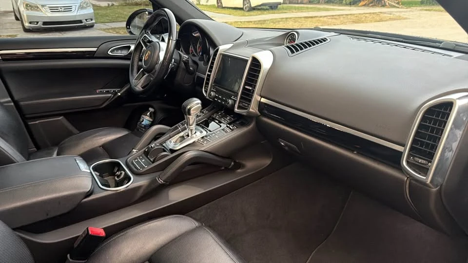 2018 Porsche 958 Cayenne S - Image 10 of 12