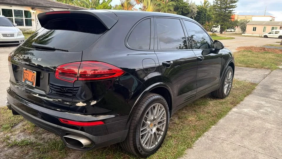 2018 Porsche 958 Cayenne S - Image 3 of 12