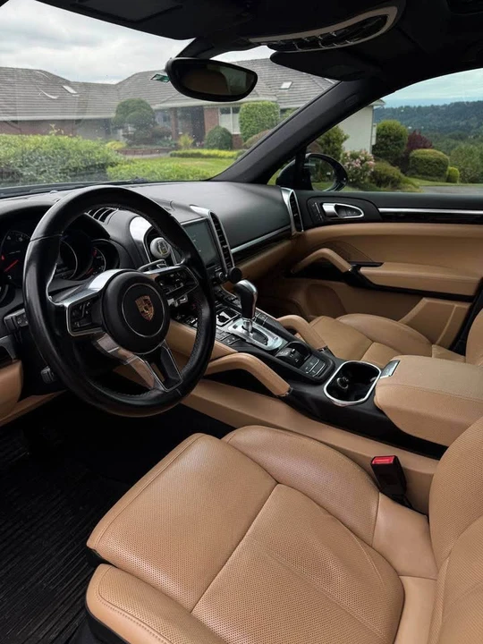 2018 Porsche 958 Cayenne S - Image 7 of 10
