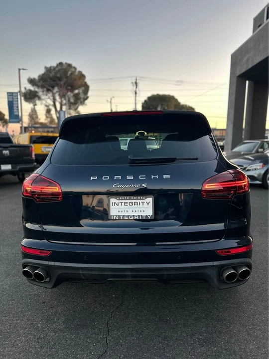 2018 Porsche 958 Cayenne S - Image 5 of 16