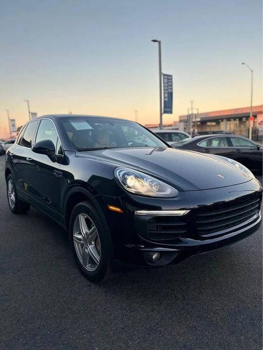 2018 Porsche 958 Cayenne S - Image 2 of 16