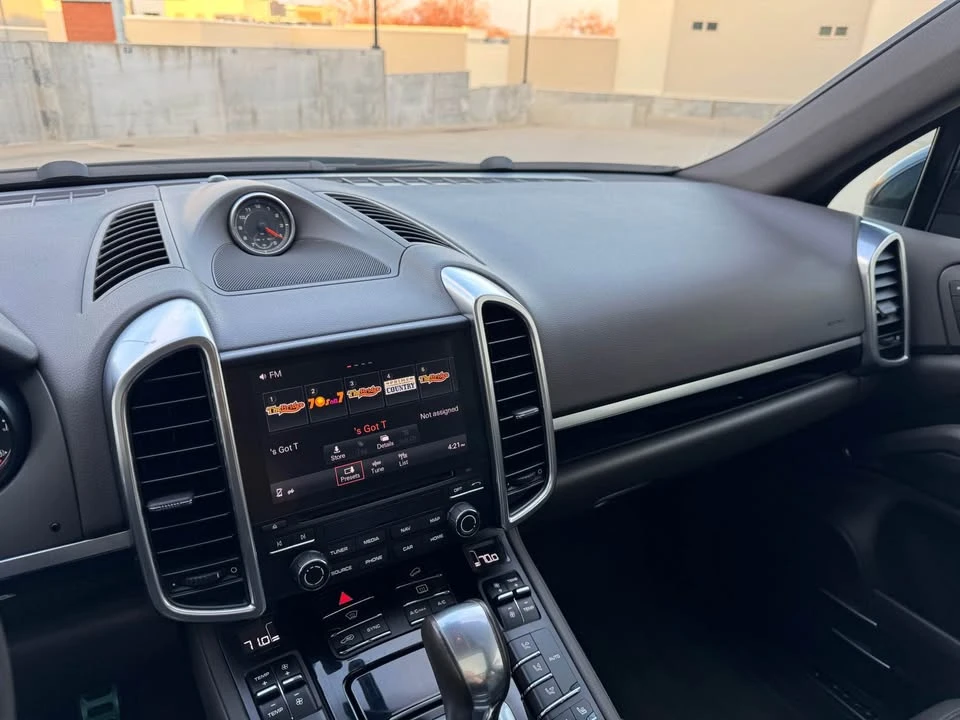 2018 Porsche 958 Cayenne S - Image 12 of 20