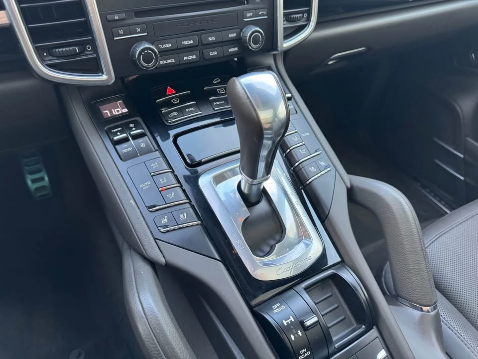 2018 Porsche 958 Cayenne S - Image 14 of 20