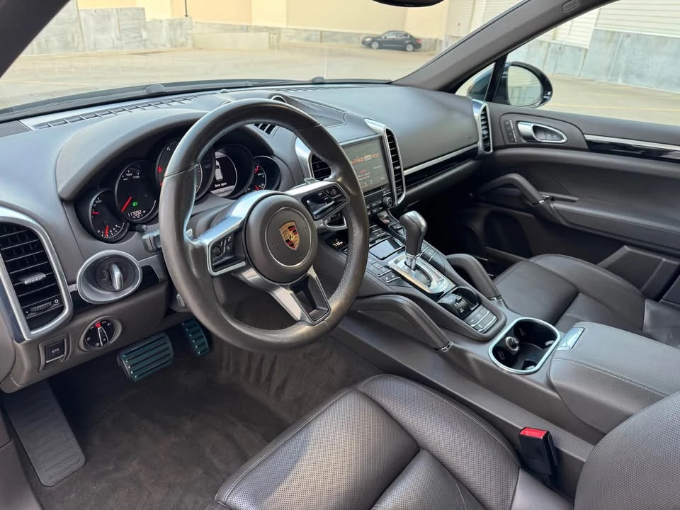 2018 Porsche 958 Cayenne S - Image 8 of 20