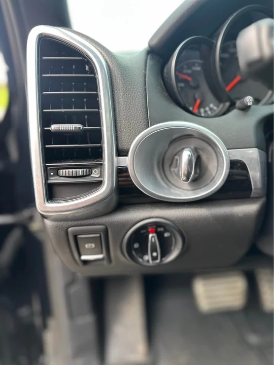 2018 Porsche 958 Cayenne S - Image 9 of 18