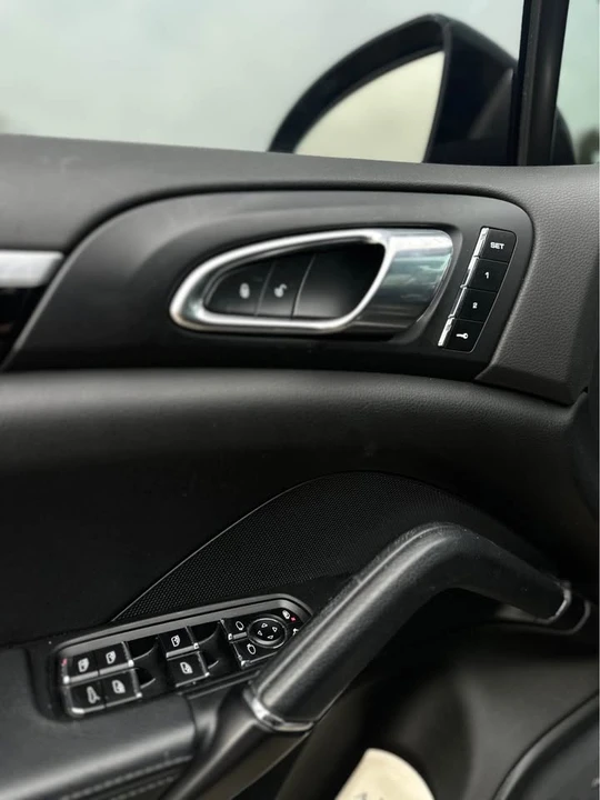 2018 Porsche 958 Cayenne S - Image 8 of 18