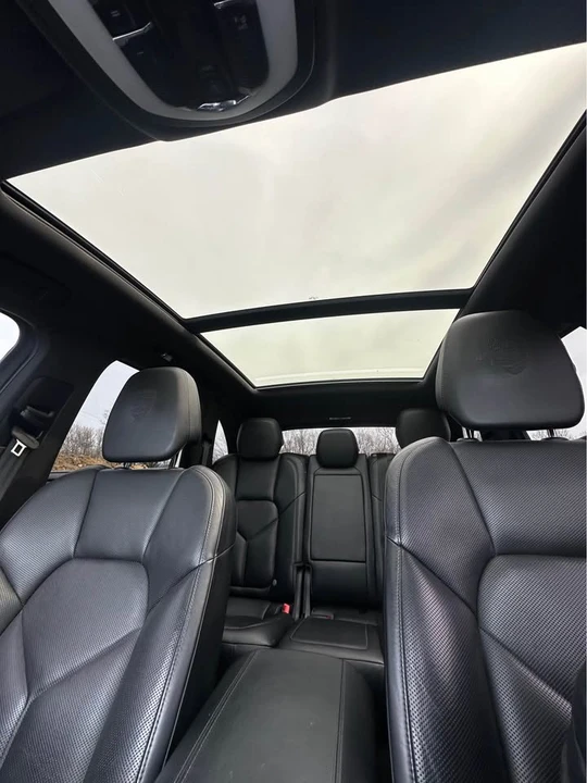 2018 Porsche 958 Cayenne S - Image 10 of 18