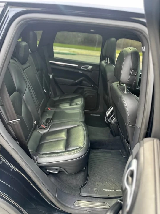 2018 Porsche 958 Cayenne S - Image 13 of 18