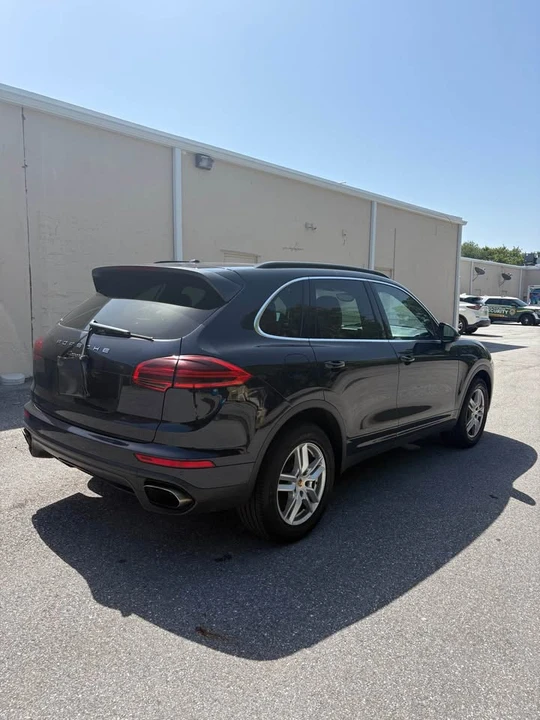 2018 Porsche 958 Cayenne S - Image 3 of 8