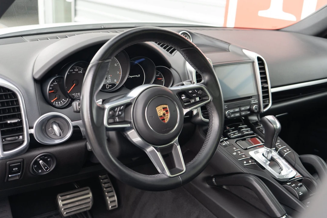 2018 Porsche 958 Cayenne S - Image 13 of 31
