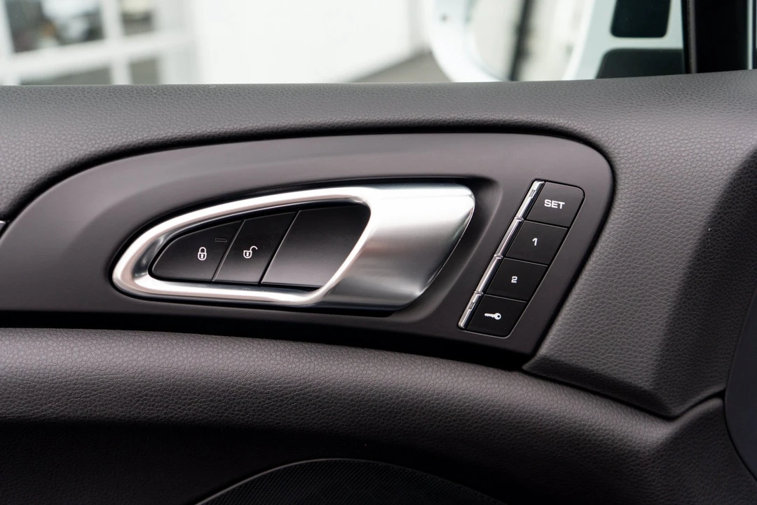 2018 Porsche 958 Cayenne S - Image 11 of 31