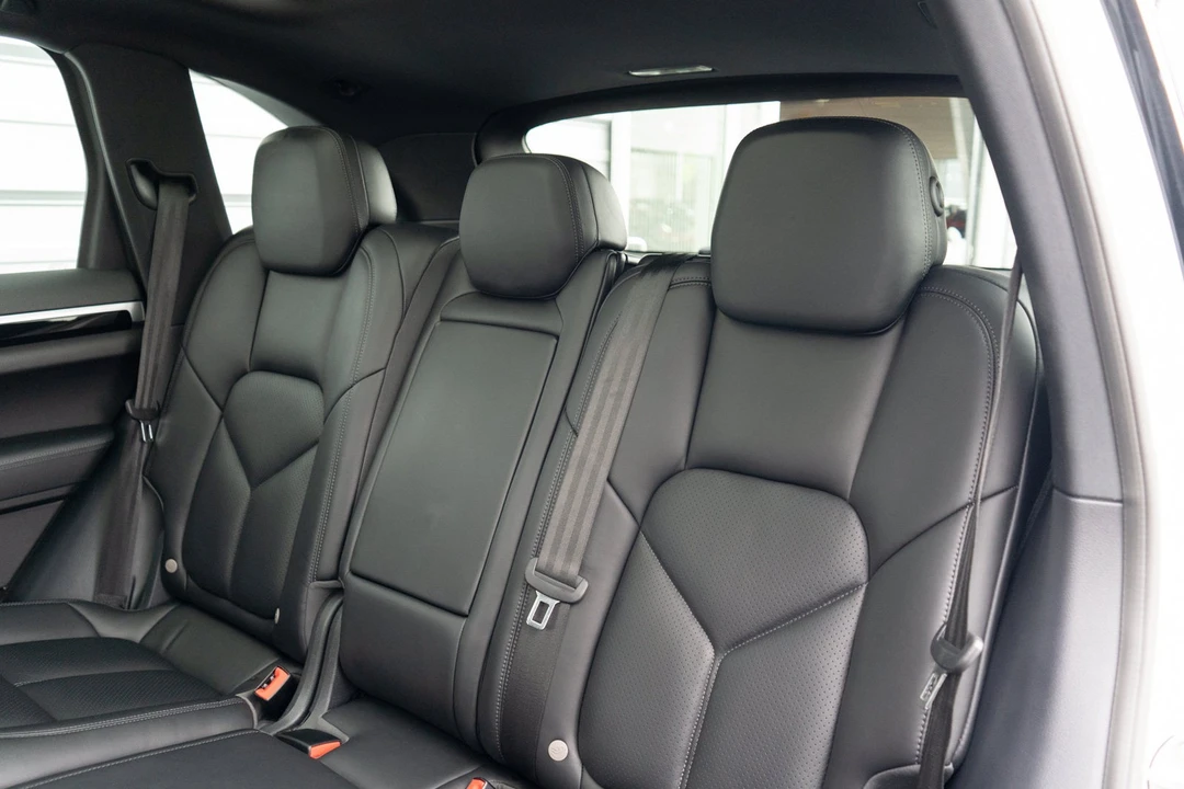 2018 Porsche 958 Cayenne S - Image 26 of 31