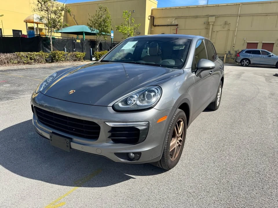 2018 Porsche 958 Cayenne - Image 2 of 14