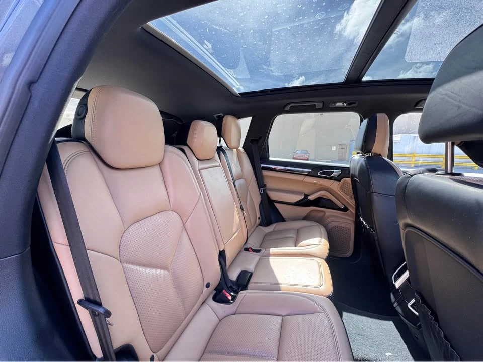 2018 Porsche 958 Cayenne - Image 8 of 14