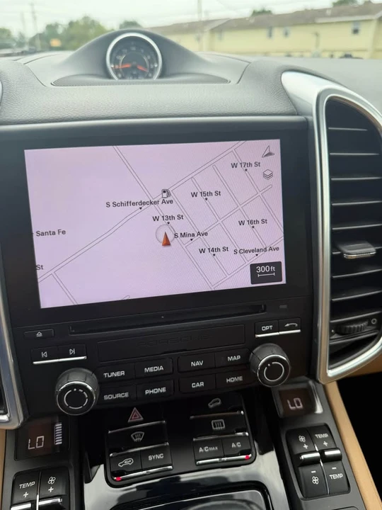 2018 Porsche 958 Cayenne - Image 16 of 17