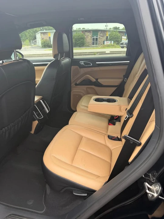 2018 Porsche 958 Cayenne - Image 10 of 17