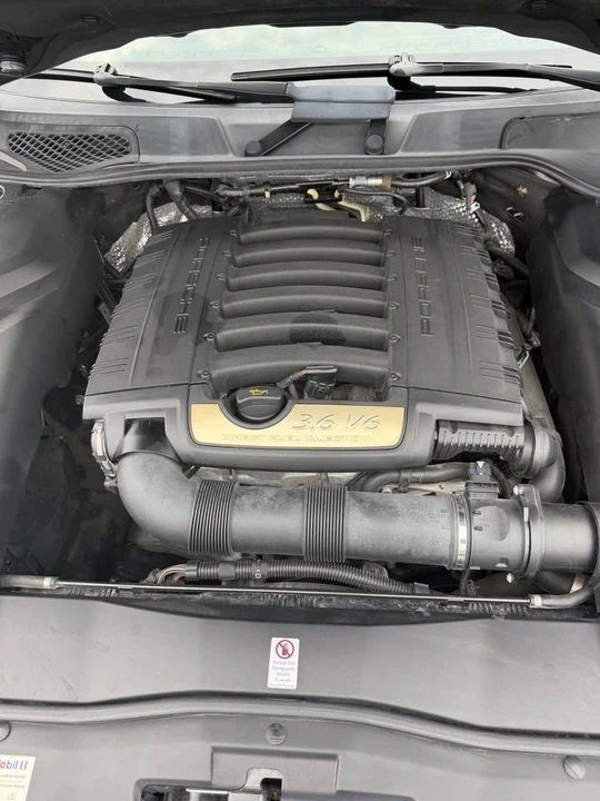 2018 Porsche 958 Cayenne - Image 14 of 17