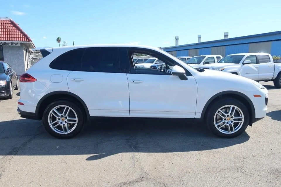 2018 Porsche 958 Cayenne - Image 7 of 20