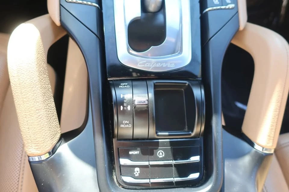 2018 Porsche 958 Cayenne - Image 13 of 20