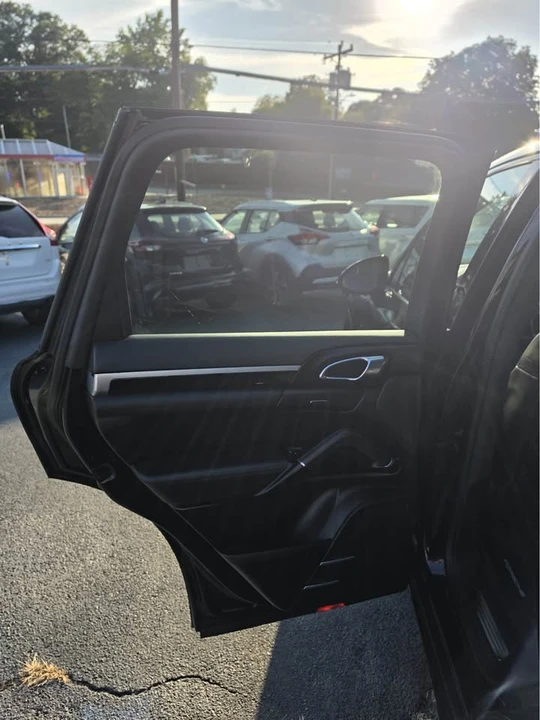 2018 Porsche 958 Cayenne - Image 16 of 18