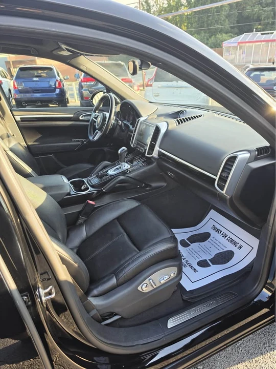 2018 Porsche 958 Cayenne - Image 10 of 18