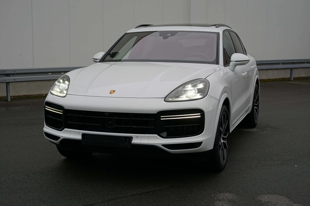 2018 Porsche 958 Cayenne Turbo - Image 2 of 31