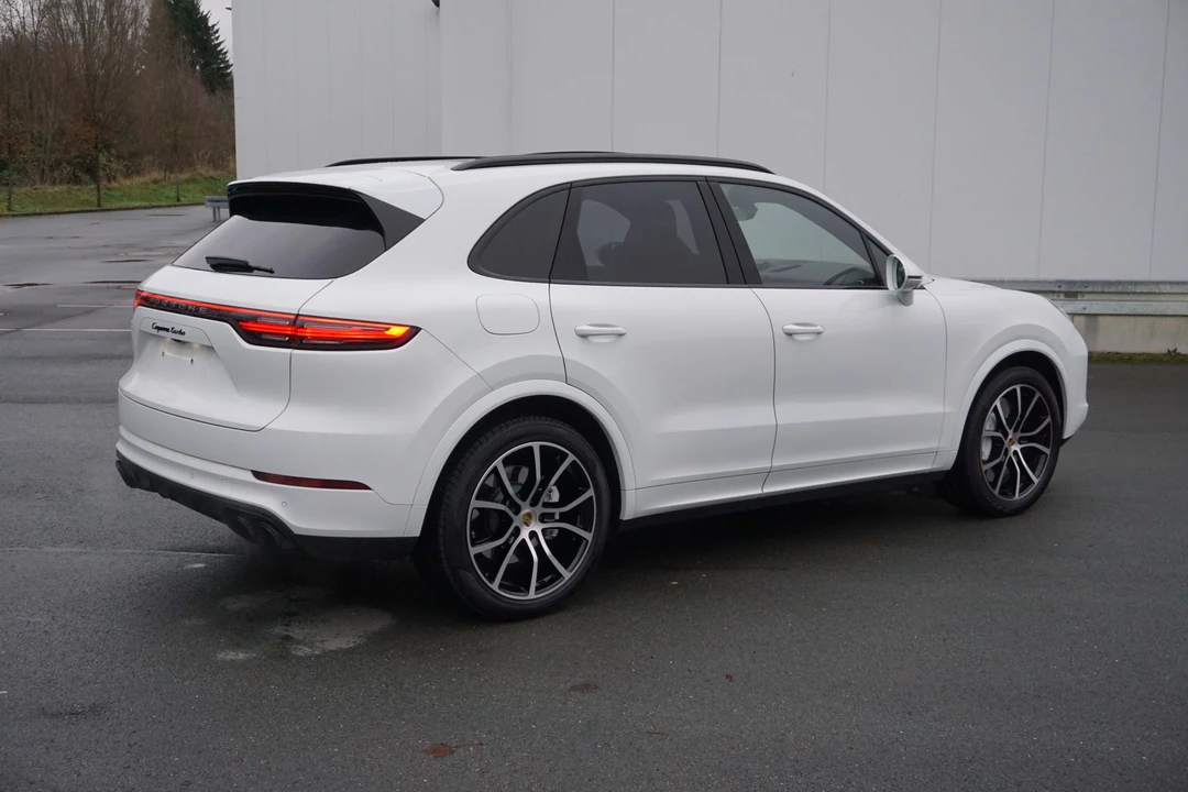2018 Porsche 958 Cayenne Turbo - Image 12 of 31
