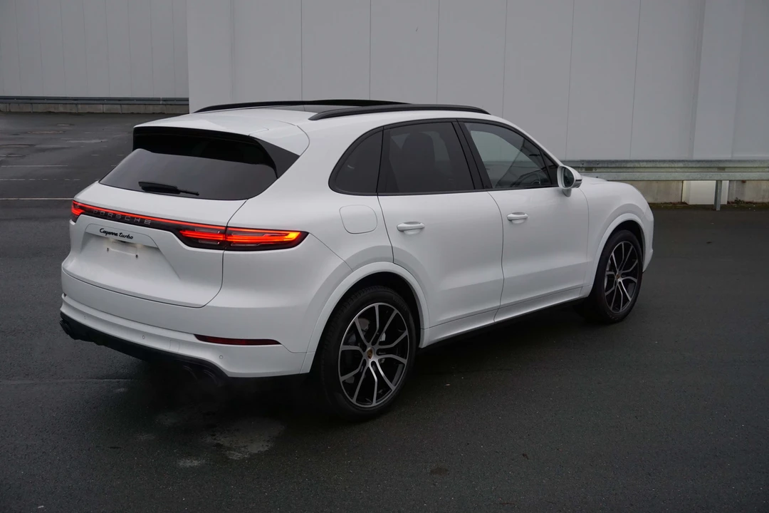 2018 Porsche 958 Cayenne Turbo - Image 11 of 31