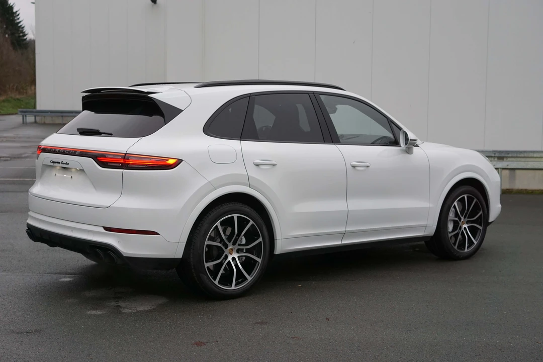 2018 Porsche 958 Cayenne Turbo - Image 10 of 31