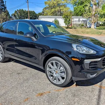 2018 Porsche Cayenne V6 AWD Platinum