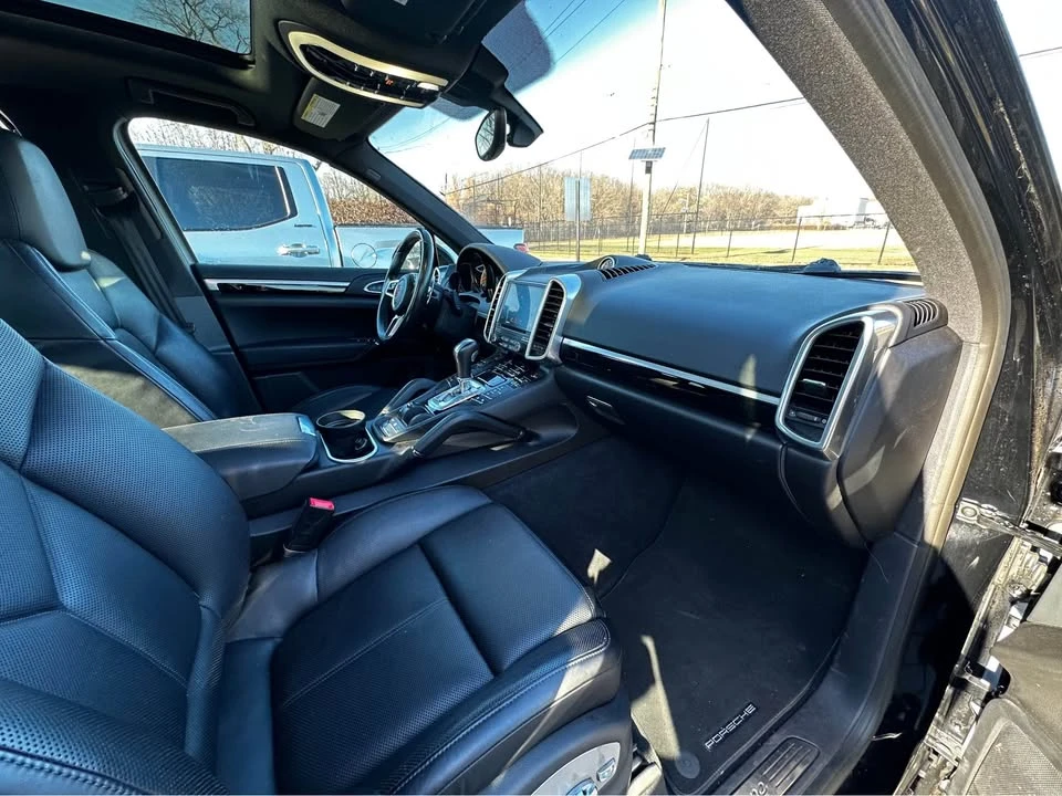 2018 Porsche 958 Cayenne - Image 11 of 19