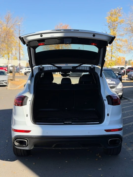 2018 Porsche 958 Cayenne - Image 8 of 10