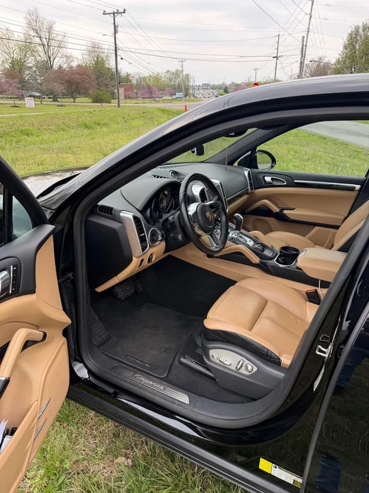 2018 Porsche 958 Cayenne - Image 8 of 12
