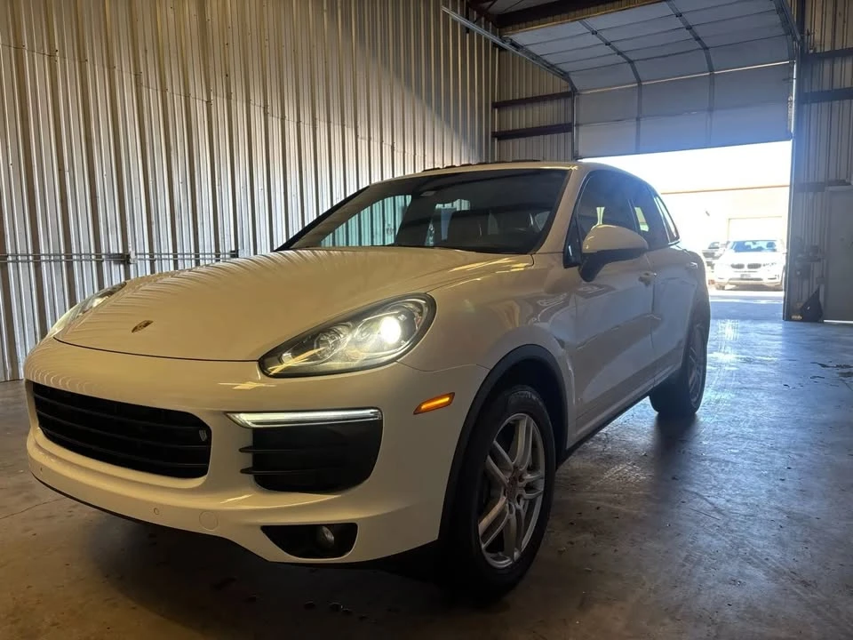 2018 Porsche 958 Cayenne - Image 11 of 20