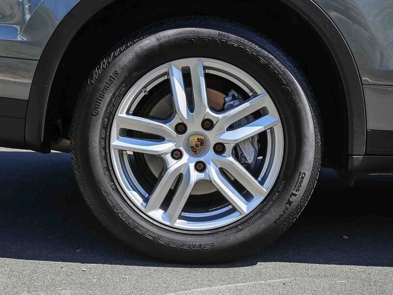 2018 Porsche 958 Cayenne - Image 13 of 21