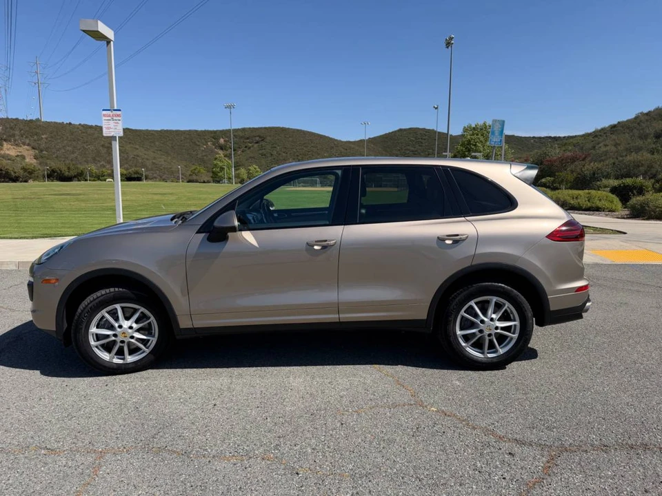 2018 Porsche 958 Cayenne - Image 3 of 8