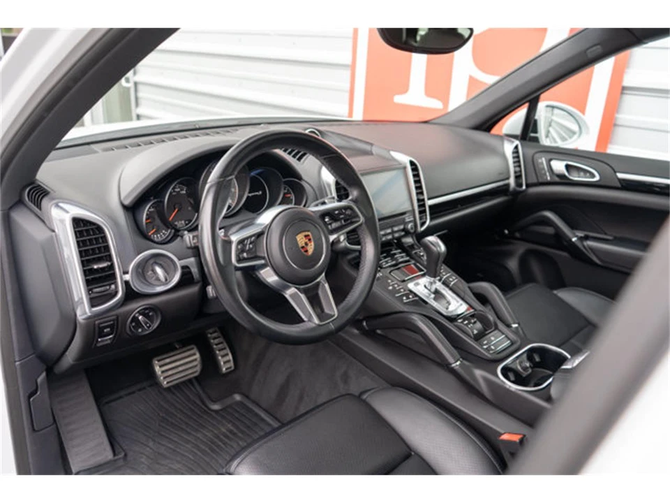 2018 Porsche 958 Cayenne - Image 8 of 12