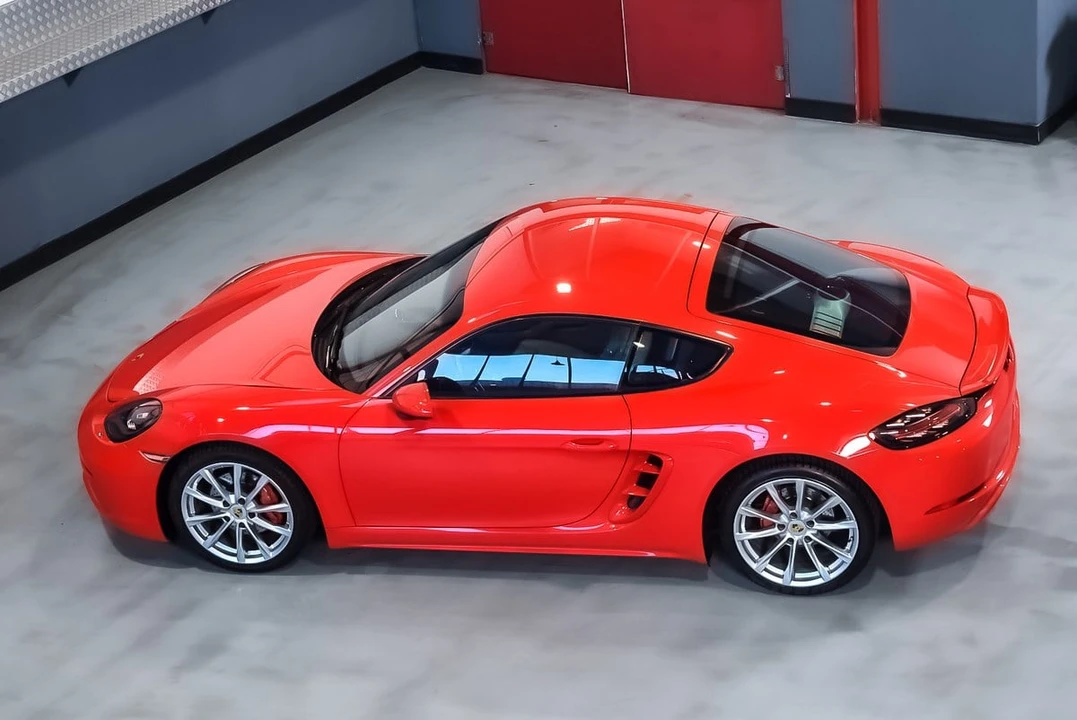 2018 Porsche 718 Cayman - Image 28 of 30