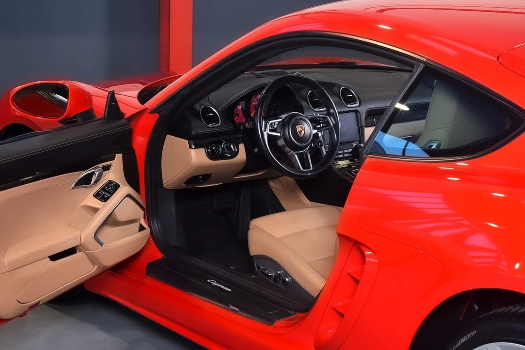 2018 Porsche 718 Cayman - Image 29 of 30