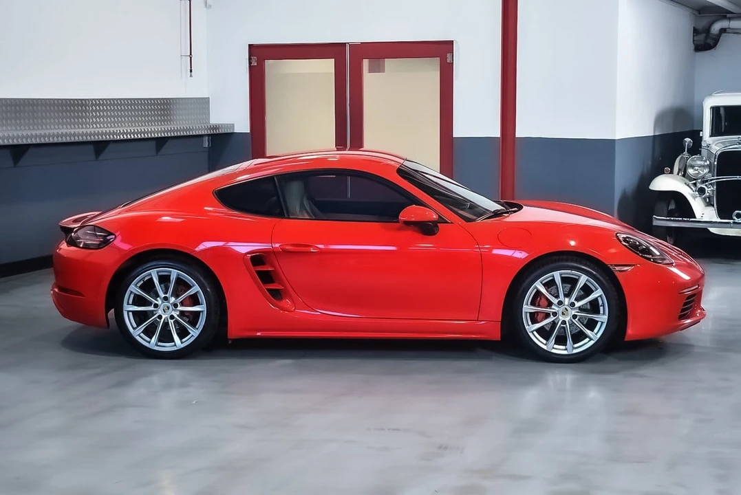 2018 Porsche 718 Cayman - Image 25 of 30