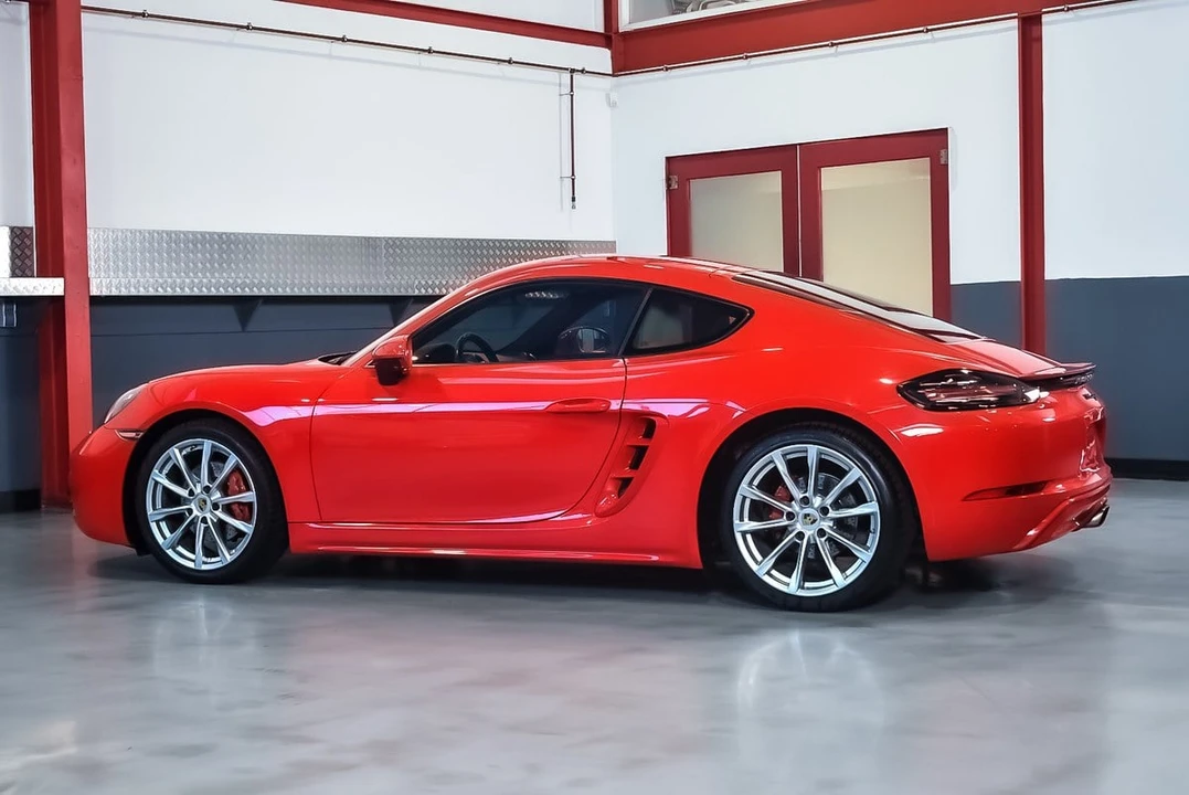 2018 Porsche 718 Cayman - Image 7 of 30